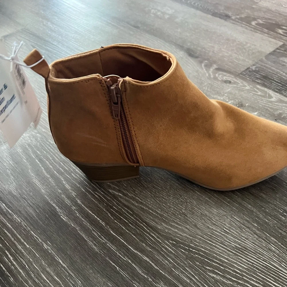NWT Old Navy Brown Ankle Booties size‎ 9